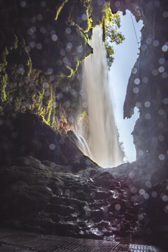 Zaragoza - Nuévalos 24 - monasterio de Piedra - cascada Cola de Caballo.jpg